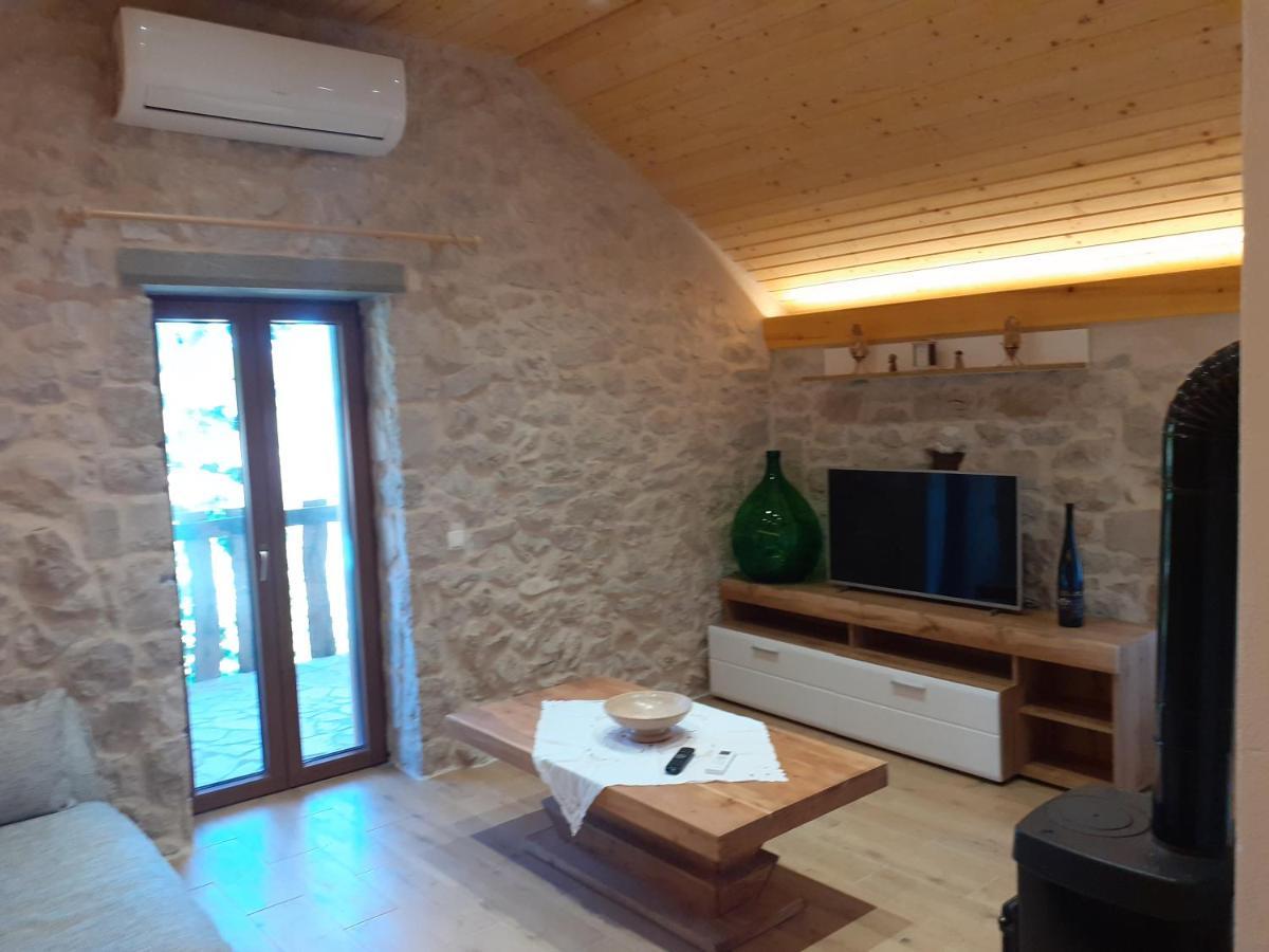 Patakun Holiday Home For 5, With Heated Pool Lecevica Dış mekan fotoğraf