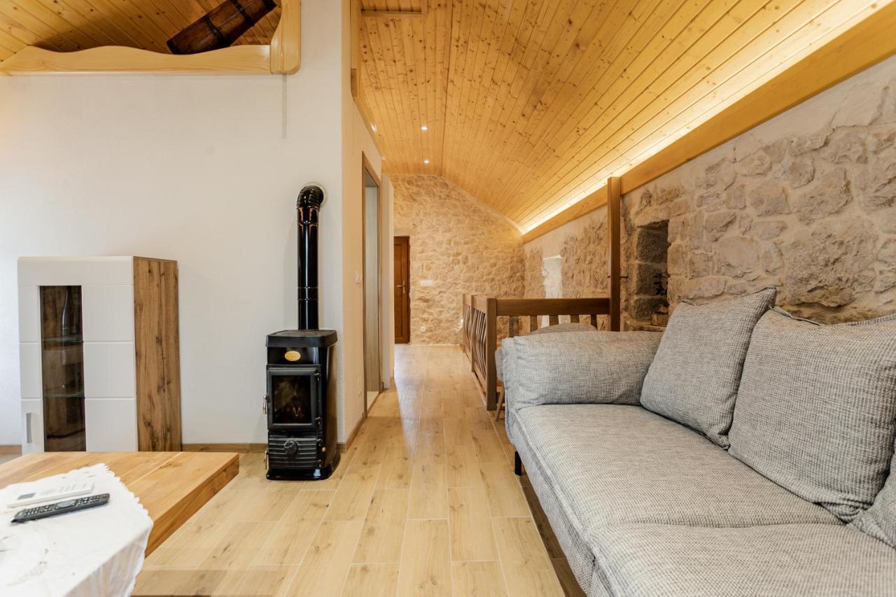 Patakun Holiday Home For 5, With Heated Pool Lecevica Dış mekan fotoğraf
