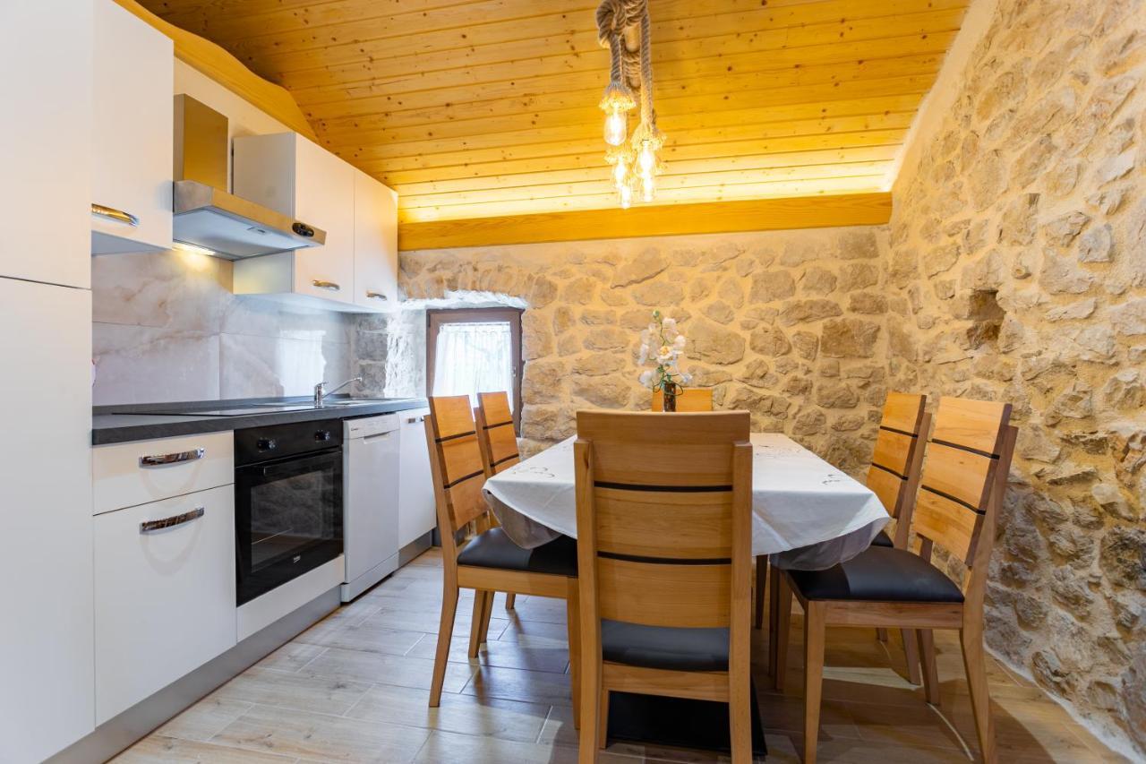 Patakun Holiday Home For 5, With Heated Pool Lecevica Dış mekan fotoğraf