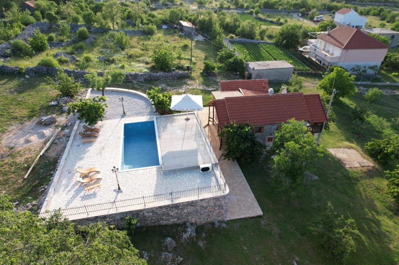 Patakun Holiday Home For 5, With Heated Pool Lecevica Dış mekan fotoğraf