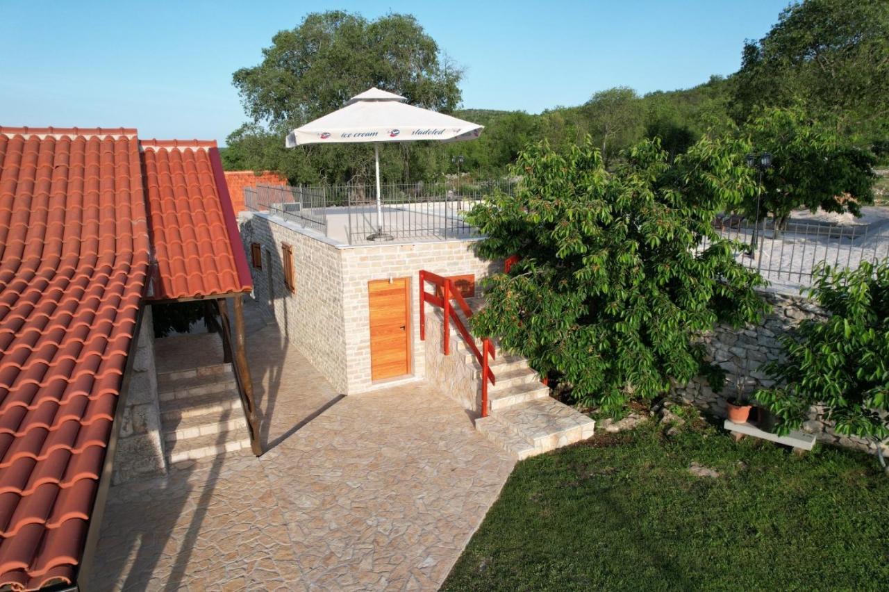 Patakun Holiday Home For 5, With Heated Pool Lecevica Dış mekan fotoğraf