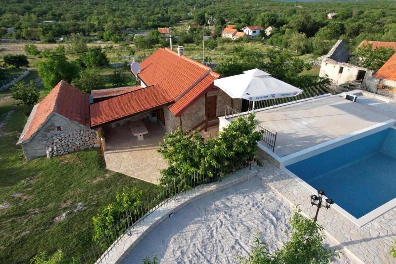 Patakun Holiday Home For 5, With Heated Pool Lecevica Dış mekan fotoğraf
