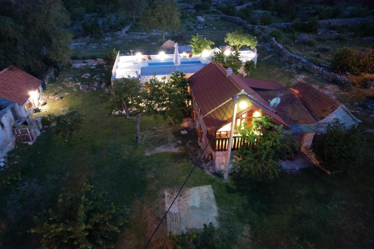 Patakun Holiday Home For 5, With Heated Pool Lecevica Dış mekan fotoğraf