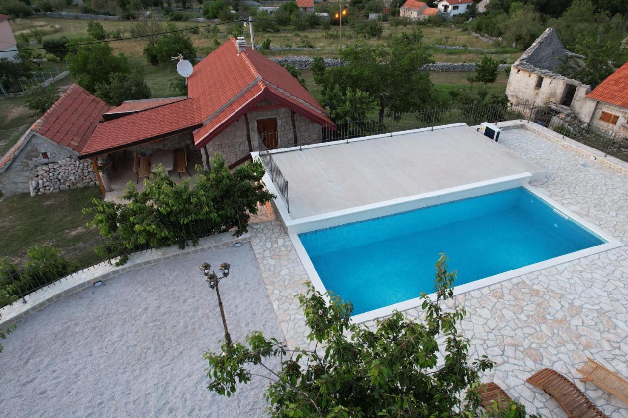 Patakun Holiday Home For 5, With Heated Pool Lecevica Dış mekan fotoğraf