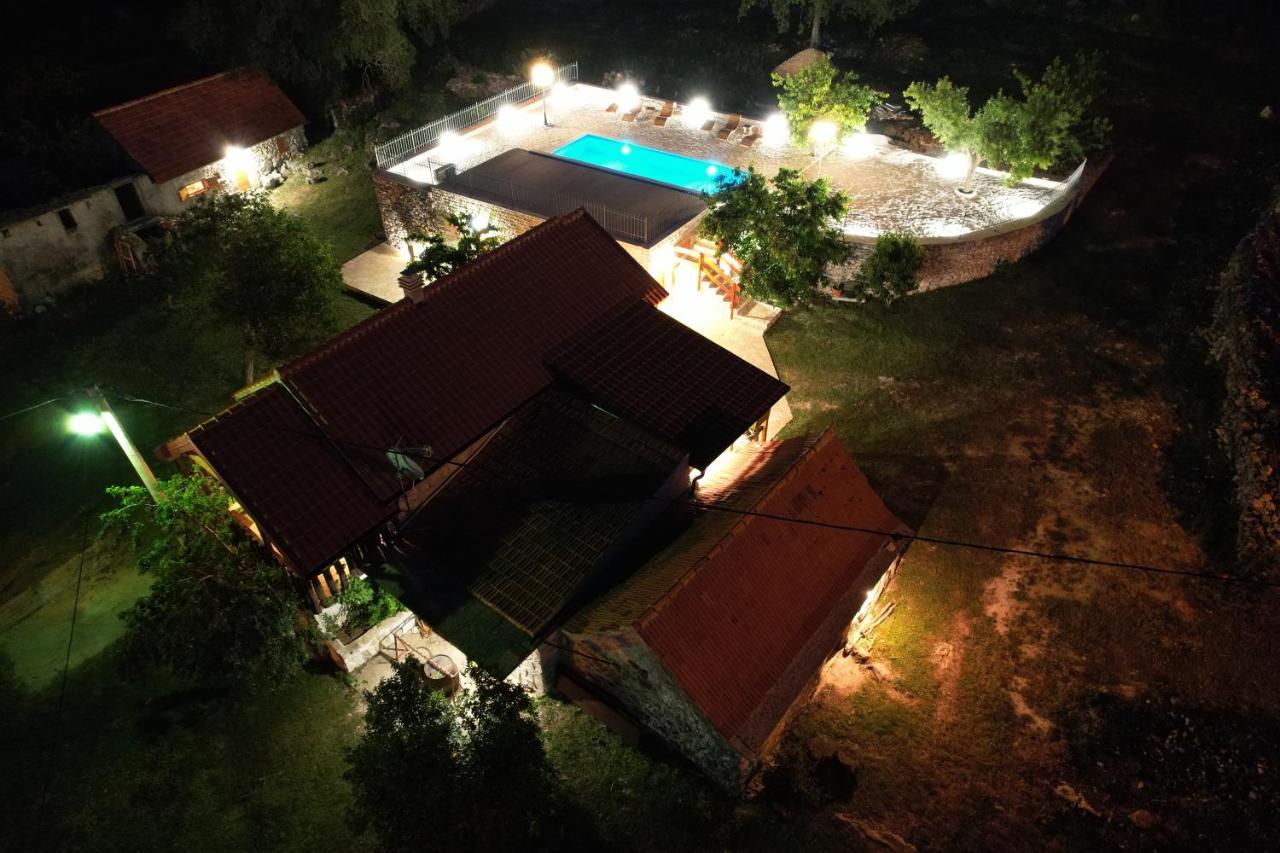 Patakun Holiday Home For 5, With Heated Pool Lecevica Dış mekan fotoğraf