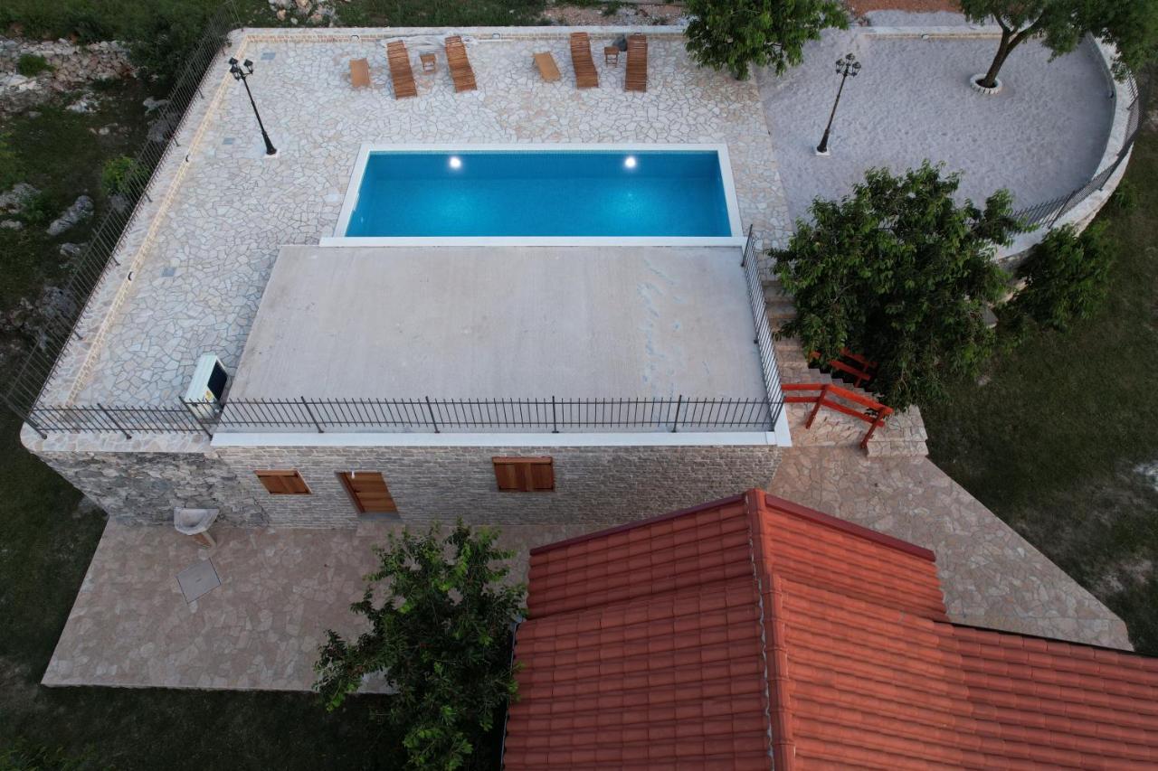 Patakun Holiday Home For 5, With Heated Pool Lecevica Dış mekan fotoğraf