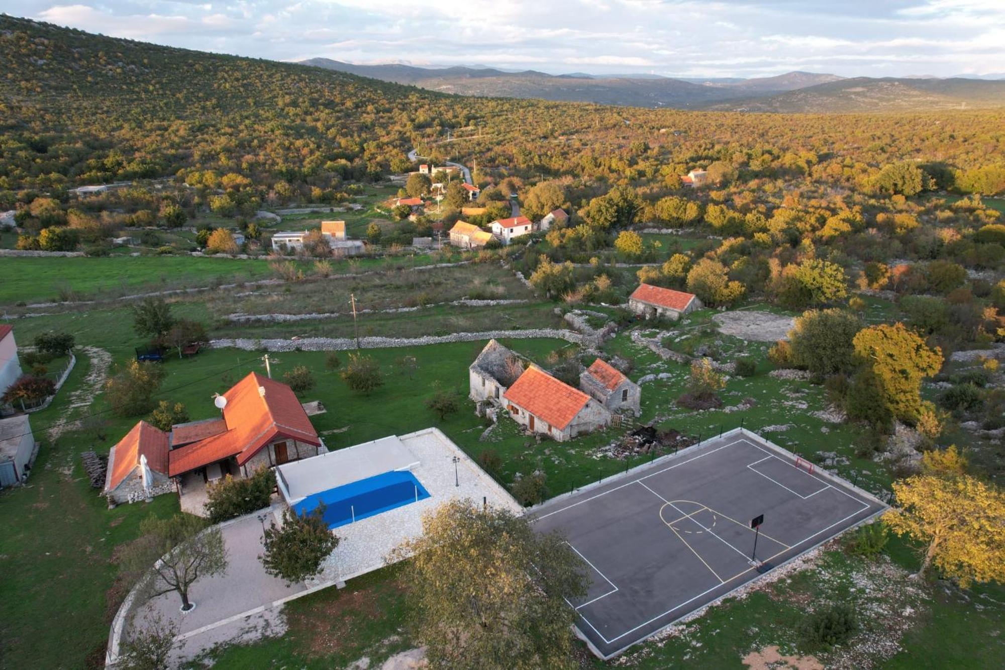 Patakun Holiday Home For 5, With Heated Pool Lecevica Dış mekan fotoğraf