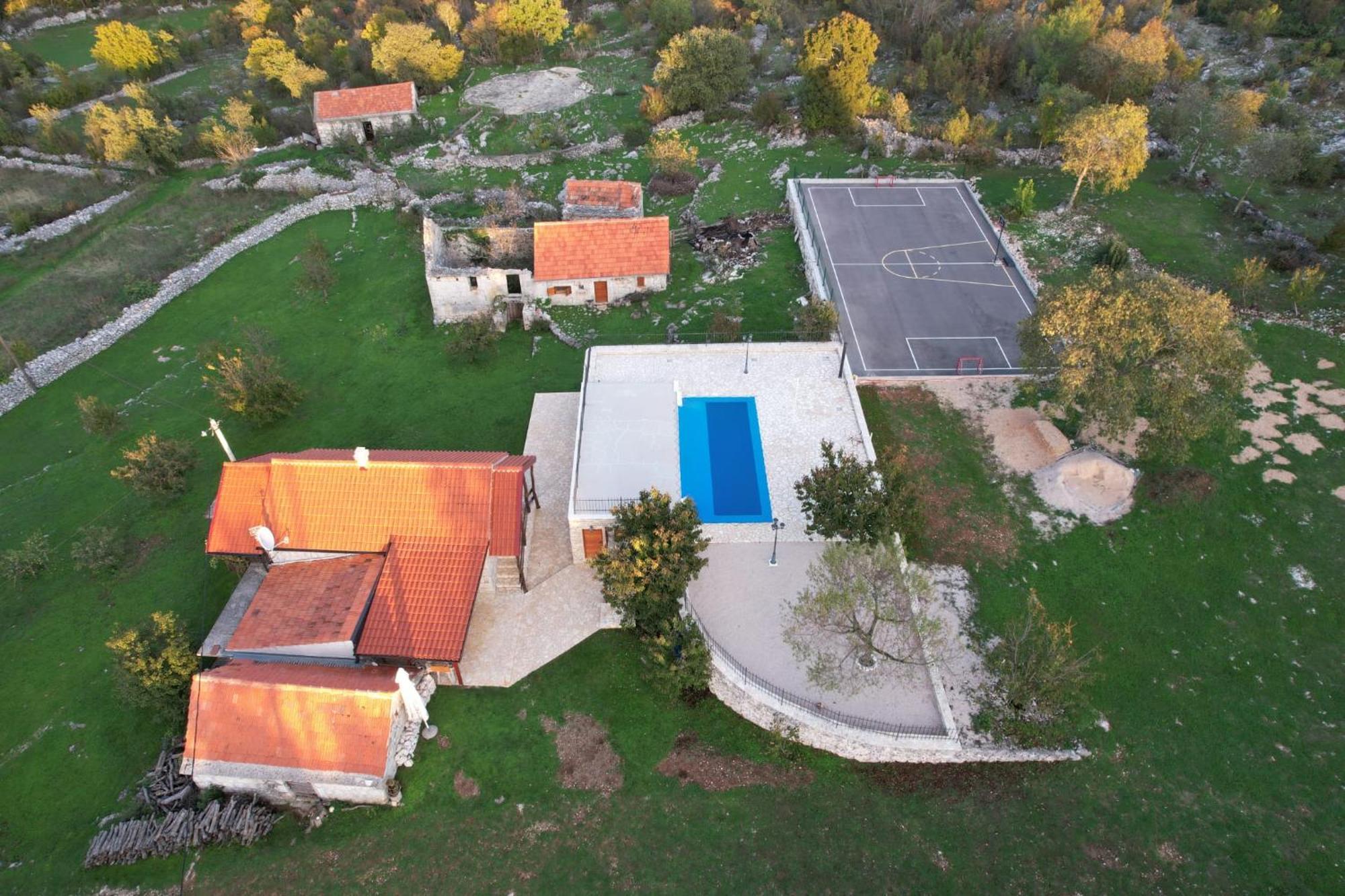 Patakun Holiday Home For 5, With Heated Pool Lecevica Dış mekan fotoğraf